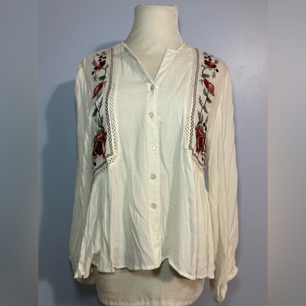 Angie Cream Blouse with Floral Embroidery FLAWED - Picture 2 of 8